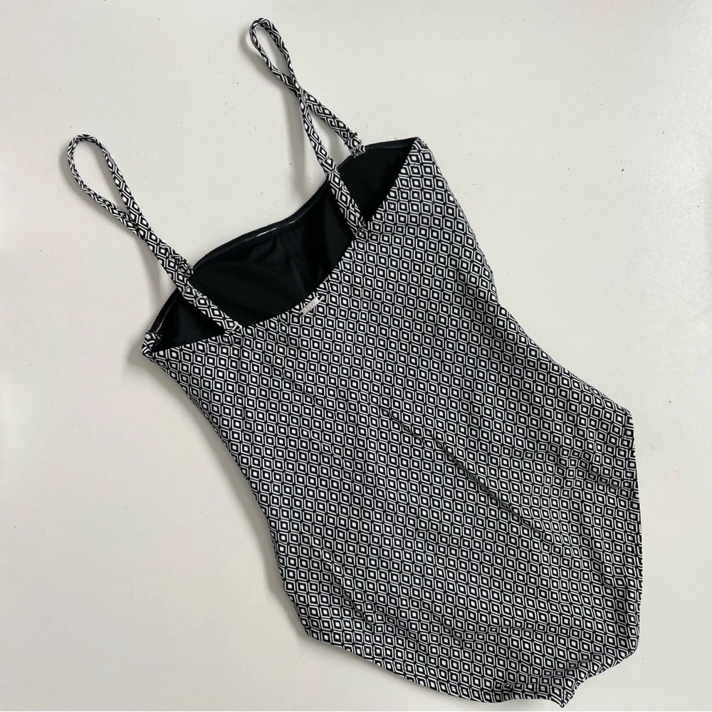 DKNY Swimsuit One Piece Geometric Padded Shelf Bra Ruching Boning Black White - Picture 15 of 16